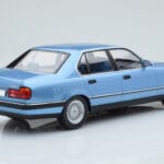 BMW 7-es Sorozat E32 730i Kék MCG 1:18