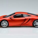 McLaren McLaren MP4-12C Kupé Stig Top Gear Figurával Minichamps 1:18 1:18 Fém