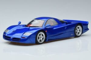 Nissan R390 GT1 Közúti Változat Kupé GT Spirit 1:18