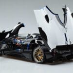 Pagani Pagani Zonda HP Barchetta Szénszálas Fehér LCD 1:18 1:18 Fém