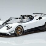 Pagani Pagani Zonda HP Barchetta Szénszálas Fehér LCD 1:18 1:18 Fém