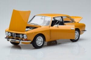 Alfa Romeo 1750 GTV Sárga Norev 1:18 187910 Fém – 2. kép a 7-ből