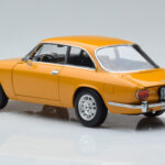 Alfa Romeo 1750 GTV Sárga Norev 1:18 - image 6 of 7