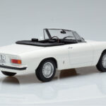Alfa Romeo 2000 Spider Fehér Norev 1:18 - image 2 of 7