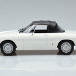 Alfa Romeo 2000 Spider Fehér Norev 1:18 - image 3 of 7