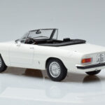 Alfa Romeo 2000 Spider Fehér Norev 1:18 - image 6 of 7