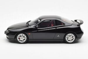 Alfa Romeo GTV V6 916 Fekete Otto 1:18 OT1057 Gyanta – 3. kép a 6-ből