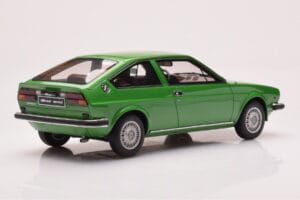 Alfa Romeo Alfasud Sprint Zöld Otto 1:18 OT1043 Gyanta – 2. kép a 6-ből