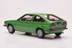 Alfa Romeo Alfasud Sprint Zöld Otto 1:18 OT1043 Gyanta – 5. kép a 6-ből