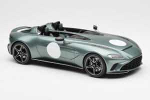 Aston Martin V12 Speedster Zöld Metallic GT Spirit 1:18 GT906 Gyanta – 4. kép a 6-ből