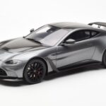 Aston Martin V12 Vantage Magnetic Ezüst GT Spirit 1:18 GT443