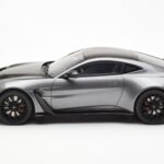 Aston Martin V12 Vantage Magnetic Ezüst GT Spirit 1:18 GT443 - image 3 of 6