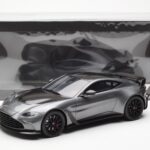 Aston Martin V12 Vantage Magnetic Ezüst GT Spirit 1:18 GT443 - image 6 of 6