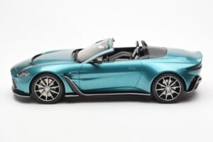Aston Martin V12 Vantage Roadster Tayos Türkiz Zöld GT Spirit 1:18 GT445 Gyanta – 3. kép a 6-ből