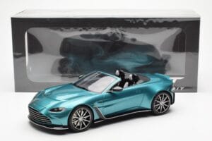 Aston Martin V12 Vantage Roadster Tayos Türkiz Zöld GT Spirit 1:18 GT445 Gyanta – 6. kép a 6-ből