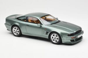 Aston Martin V8 Vantage Zöld GT Spirit 1:18 GT345 Gyanta – 4. kép a 6-ből