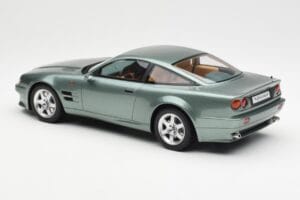 Aston Martin V8 Vantage Zöld GT Spirit 1:18 GT345 Gyanta – 5. kép a 6-ből
