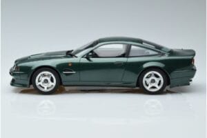 Aston Martin V8 Vantage Le Mans GT Spirit 1:18 GT401 Gyanta – 3. kép a 6-ből