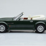Aston Martin V8 Vantage Volante Zöld GT Spirit 1:18 - image 3 of 6