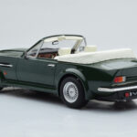 Aston Martin V8 Vantage Volante Zöld GT Spirit 1:18 - image 5 of 6