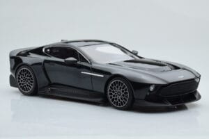 Aston Martin Victor Fekete GT Spirit 1:18 GT428 Gyanta – 4. kép a 6-ből