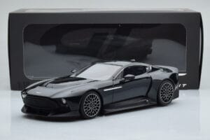 Aston Martin Victor Fekete GT Spirit 1:18 GT428 Gyanta – 6. kép a 6-ből