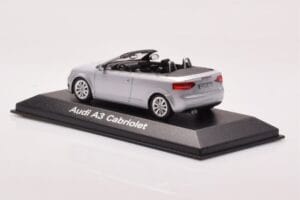 Audi A3 8P Kabrió Ezüst Minichamps 1:43 5010803323 Fém – 3. kép a 4-ből