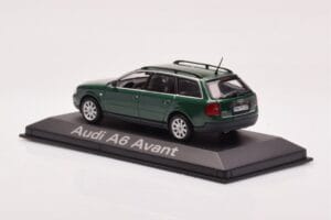 Audi A6 C5 Avant Zöld Minichamps 1:43 5010106213 Fém – 3. kép a 4-ből