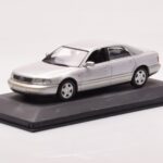 Audi A8 D2 Ezüst Zöld Csík Minichamps 1:43 - image 2 of 4
