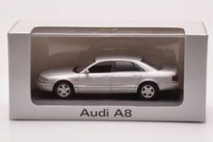 Audi A8 D2 Ezüst Zöld Csík Minichamps 1:43 AUDI-264455 Fém – 4. kép a 4-ből