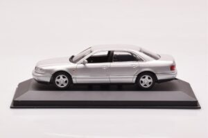Audi A8 D2 Ezüst Minichamps 1:43 433013006
