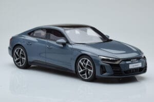 Audi E-Tron GT Szürke GT Spirit 1:18 GT393 Gyanta – 4. kép a 6-ből