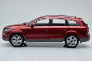 Audi Q7 4L Gránátvörös Kyosho 1:18 09222R Fém – 4. kép a 8-ből