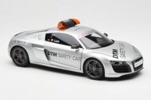 Audi R8 5.2 DTM Safety Car 2010 Kyosho 1:18 09216DTM Fém – 6. kép a 8-ből