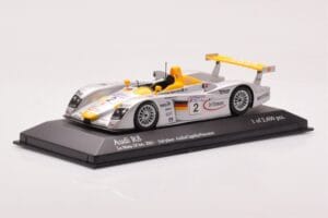 Audi R8 Infineon #2 L. Aiello / R. Capello / Pescatori 2nd Place 24 Hours of Le Mans 2001 Minichamps 1:43 400011202 Fém – 2. kép a 4-ből