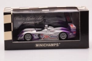 Audi R8 LMP900 #28 F. Biela / P. Kaffer / A. McNish 12 Hours of Sebring Winner 2004 Minichamps 1:43 4000412328 Fém – 4. kép a 4-ből