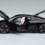 Audi R8 Performance Fekete Kengfai 1:18 - image 4 of 10