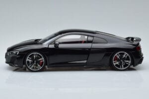 Audi R8 Performance Fekete Kengfai 1:18 VAKF-0353 Fém – 5. kép a 10-ből