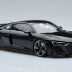 Audi R8 Performance Fekete Kengfai 1:18 - image 6 of 10