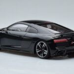 Audi R8 Performance Fekete Kengfai 1:18 - image 7 of 10