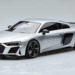 Audi R8 Performance Ezüst Kengfai 1:18