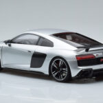 Audi R8 Performance Ezüst Kengfai 1:18 - image 7 of 10