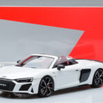 Audi R8 Spyder Performance Fehér Kengfai 1:18 - image 11 of 11