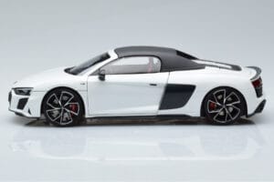 Audi R8 Spyder Performance Fehér Kengfai 1:18 VAKF-0351 Fém – 4. kép a 11-ből