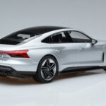 Audi RS e-tron GT Ezüst Norev 1:18 188381 Fém - image 2 of 6