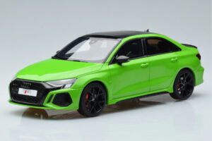 Audi RS3 8Y Szedán Zöld GT Spirit 1:18