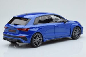 Audi RS3 8Y Sportback Performance Edition Nagaro Kék GT Spirit 1:18 GT884 Gyanta – 2. kép a 5-ből