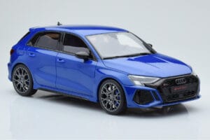 Audi RS3 8Y Sportback Performance Edition Nagaro Kék GT Spirit 1:18 GT884 Gyanta – 3. kép a 5-ből