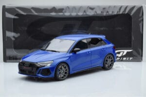 Audi RS3 8Y Sportback Performance Edition Nagaro Kék GT Spirit 1:18 GT884 Gyanta – 5. kép a 5-ből