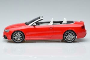 Audi RS5 B8 Kabrió Piros GT Spirit 1:18 GT724 Gyanta – 3. kép a 5-ből